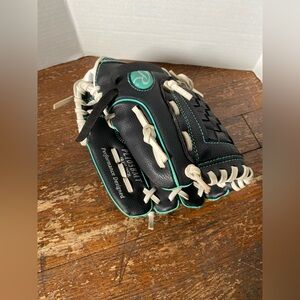 Rawlings Black & White Glove w/ Teal Stitching 10.5in PL105BMT
